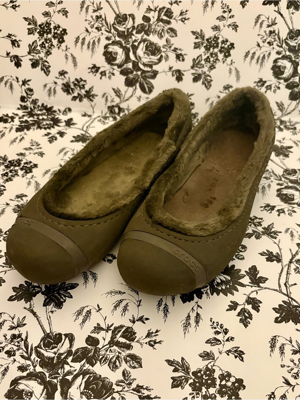 CROCS Faux Fur Lined Slip-On Flats
